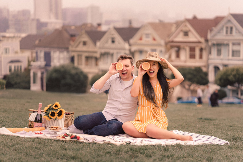 San Francisco Picnic｜Alamo Square Park｜Caroline + Adam SF Bay Area