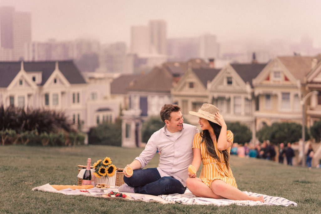 San Francisco Picnic｜Alamo Square Park｜Caroline + Adam SF Bay Area